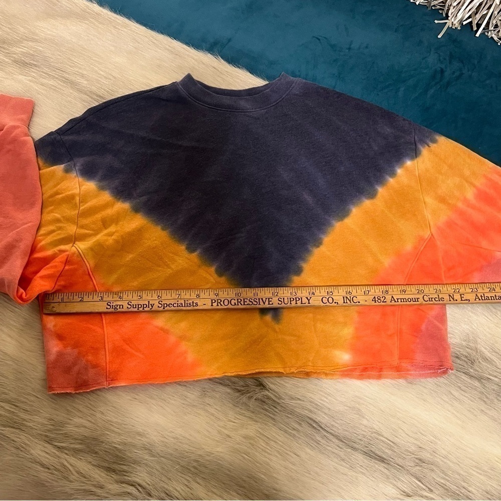 Pink by VICTORIA’s SECRET Blue Orange Yellow Tie Dye Cropped Sweatshirt lounge - Picture 9 of 9